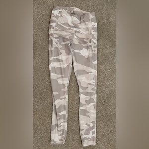 Athleta camouflage workout leggings. Side zipper pocket. Interior hidden pocket
